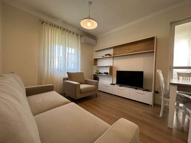 Tirane, shitet apartament 1+1+BLK Kati 2, 51 m² 95.000 Euro (Rruga e Barrikadave)