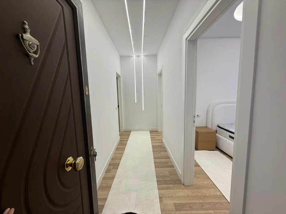 Tirane, shitet apartament 1+1+Ballkon Kati 4, 61 m² 120.000 € (Rruga Aleksandri i Madh)