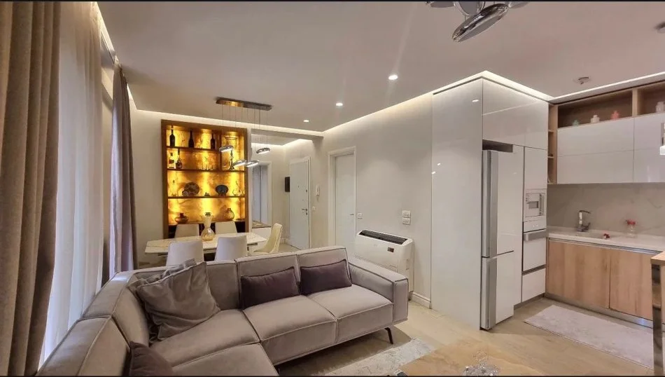 Tirane, jepet me qera apartament 2+1 Kati 6, 100 m² 900 € (Komuna e Parisit)