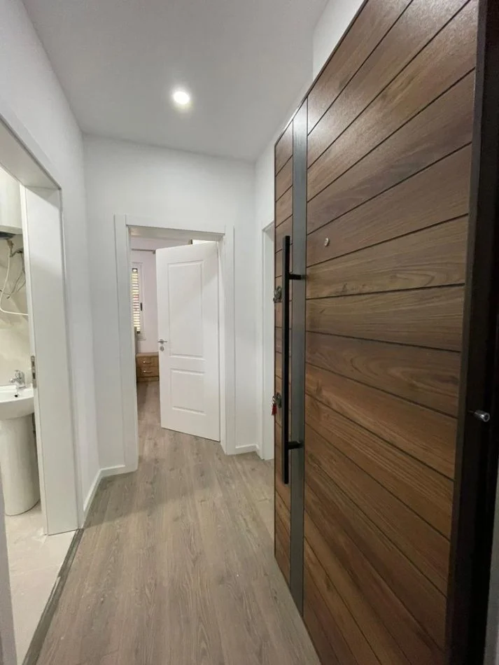 Tirane, jepet me qera apartament 1+1+Ballkon Kati 2, 65 m² 450 € (Kodra e Diellit)