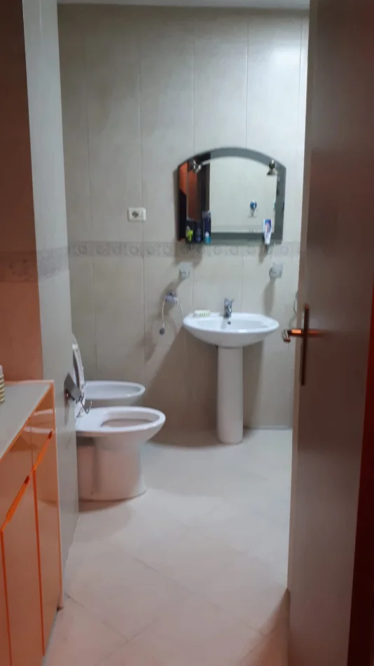 Tirane, jepet me qera apartament 1+1 , 70 m² 600 € (Rruga Sami Frasheri)