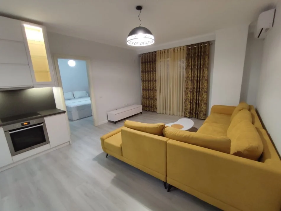Tirane, jepet me qera apartament 2+1 Kati 2, 58 m² 600 € (Prokuroria e tiranes)