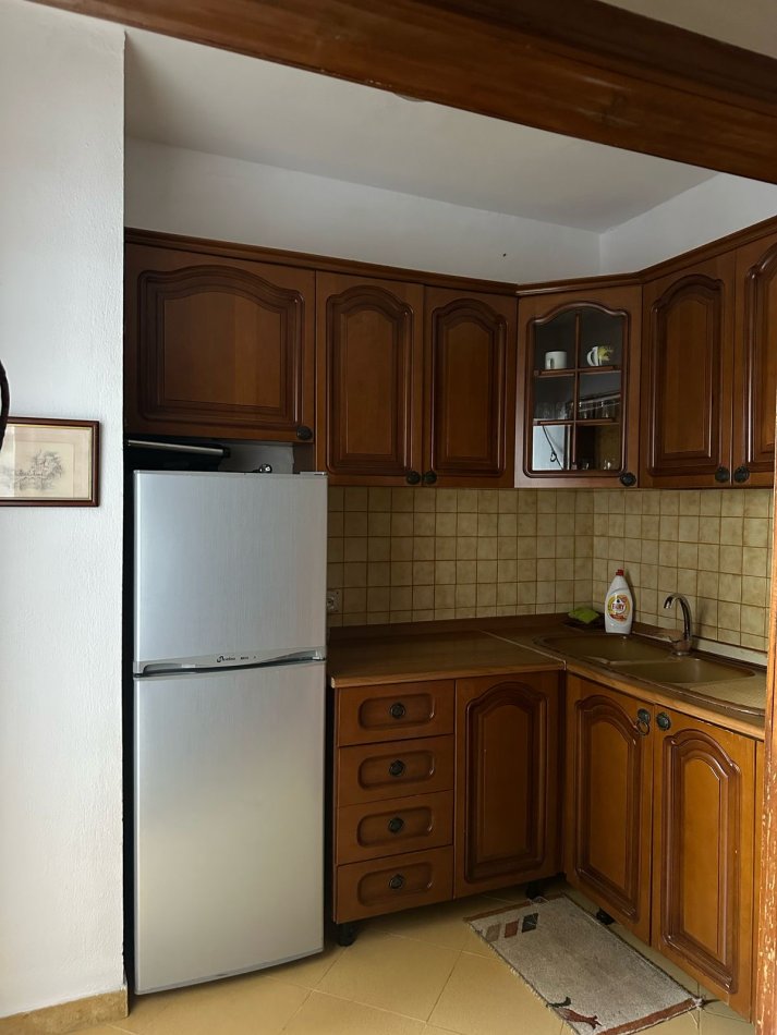 Tirane, jepet me qera apartament 1+1+Aneks+Ballkon Kati 4, 70 m² 380 € (Rruga Ali Demi, Tirane)