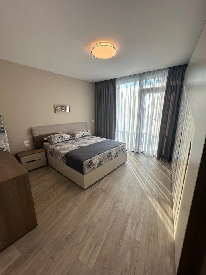 Tirane, jepet me qera apartament 2+1+Ballkon Kati 2, 108 m² 1.400 € (Lake View Residence)