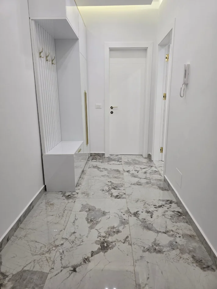 Tirane, jepet me qera apartament 1+1 , 70 m² 550 € (Paskuqan)