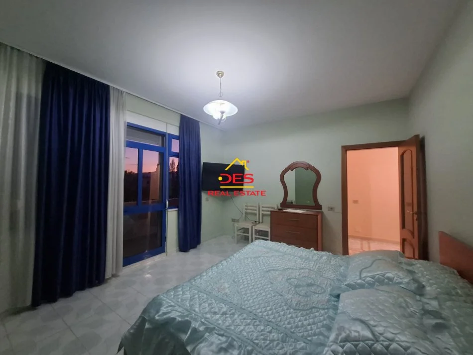 Vlore, jepet me qera apartament 3+1+Ballkon Kati 2, 120 m² 550 € (Rruga Sadik Zotaj)