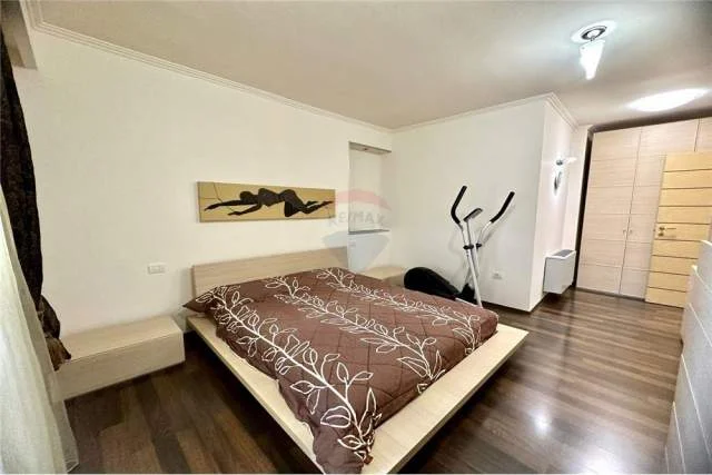Tirane, jepet me qera apartament 2+1 90 m² 1.700 Euro (Stadiumi Air Albania)
