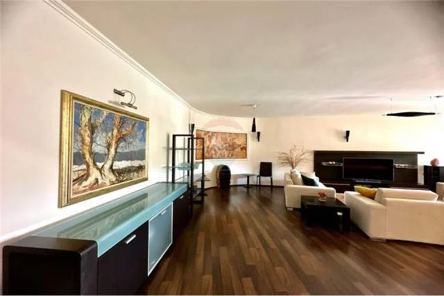 Tirane, jepet me qera apartament 2+1 90 m² 1.700 Euro (Stadiumi Air Albania)