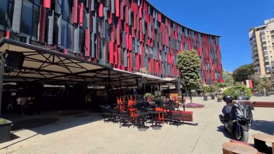 Tirane, shitet Kati 0, 94 m² 420.000 € (Air Albania)