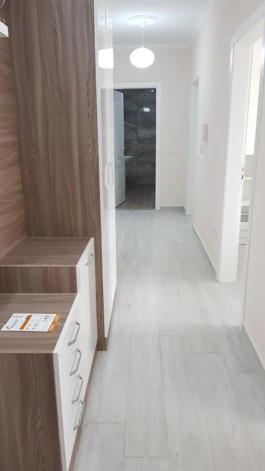 Tirane, jepet me qera apartament 2+1 Kati 5, 105 m² 650 € (5 maji)