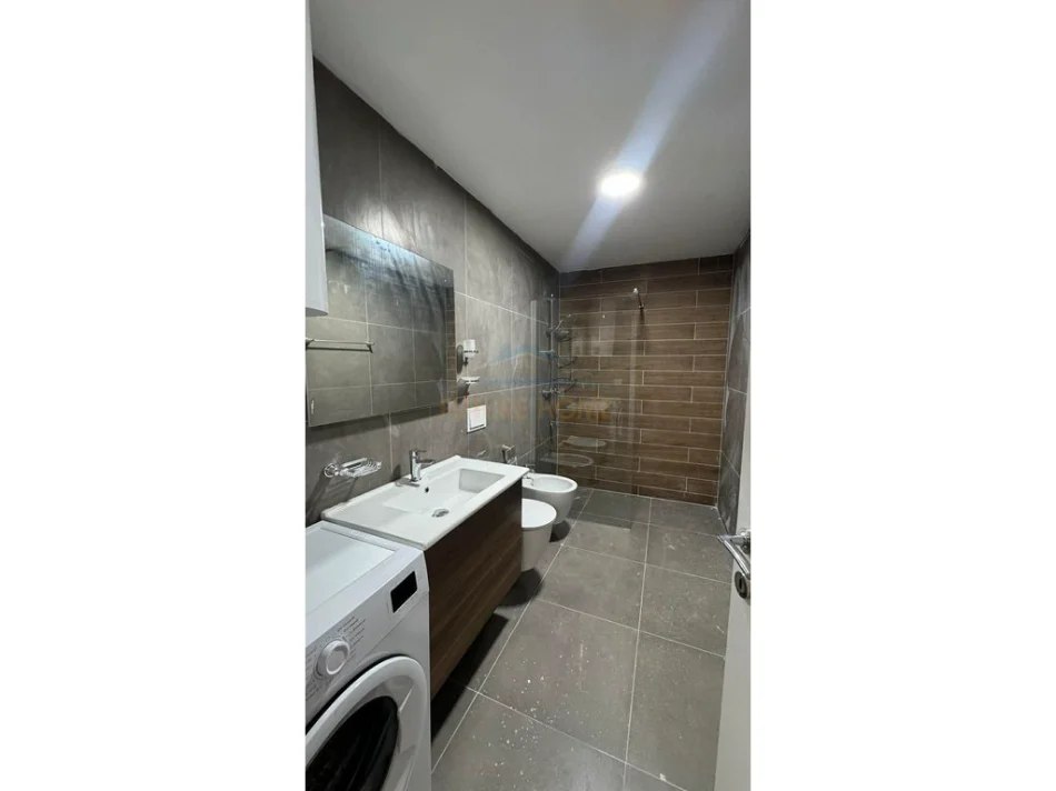 Tirane, jepet me qera apartament 1+1 Kati 5, 65 m² 500 € (AKSES TIRANA , Ish Dogana)
