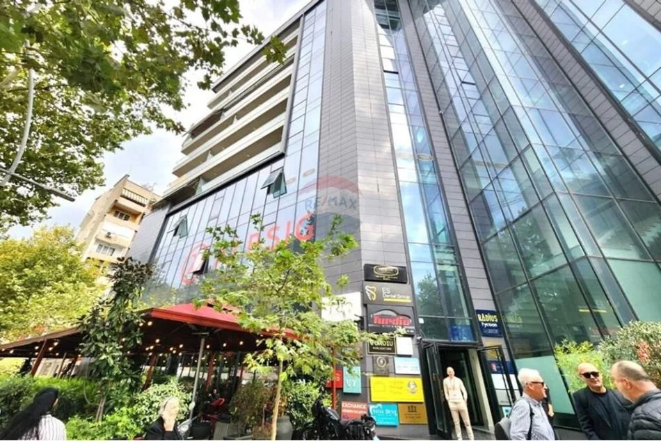 Tirane, jepet me qera 2+1+Aneks Kati 3, 100 m² 1.500 € 