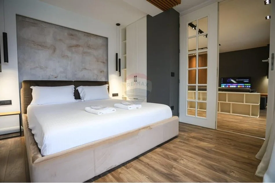 Tirane, jepet me qera apartament 2+1+Aneks+Ballkon Kati 5, 123 m² 1.500 € (Qender)