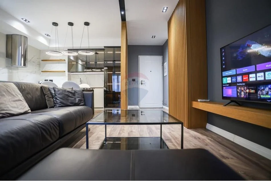 Tirane, jepet me qera apartament 2+1+Aneks+Ballkon Kati 5, 123 m² 1.500 € (Qender)