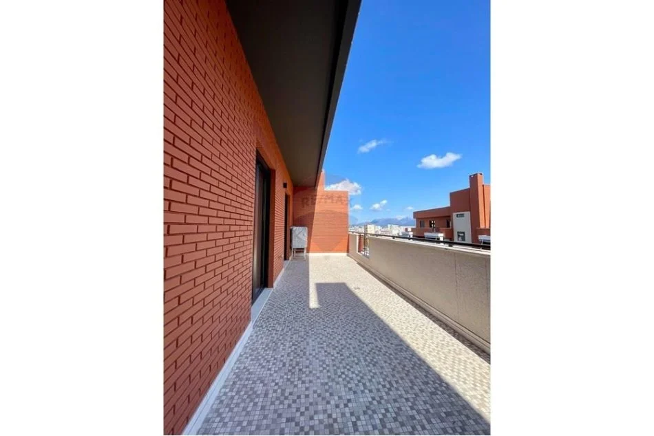 Tirane, jepet me qera apartament 2+1+Aneks+Ballkon Kati 8, 96 m² 1.300 € (Kompleksi Delijorgji)