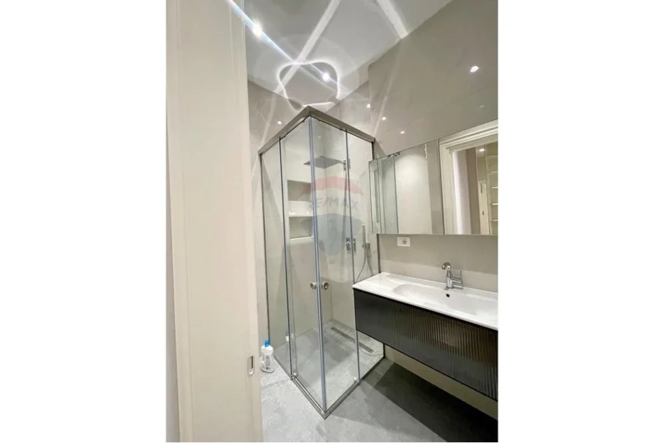 Tirane, jepet me qera apartament 2+1+Aneks+Ballkon Kati 8, 96 m² 1.300 € (Kompleksi Delijorgji)