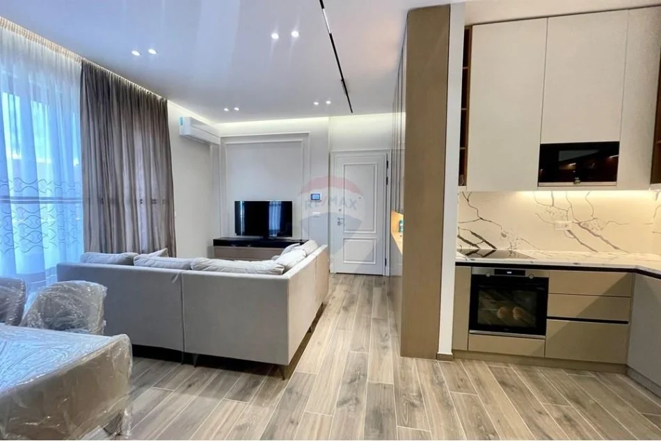Tirane, jepet me qera apartament 2+1+Aneks+Ballkon Kati 8, 96 m² 1.300 € (Kompleksi Delijorgji)