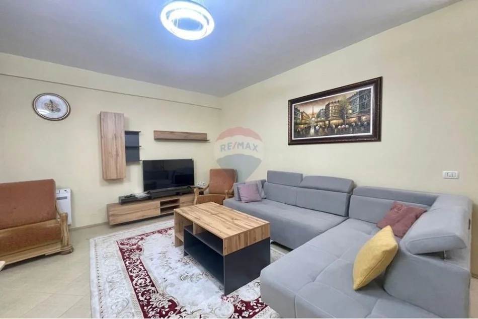 Tirane, jepet me qera apartament 2+1+Aneks+Ballkon Kati 2, 110 m² 700 € (Kopshti Botanik)