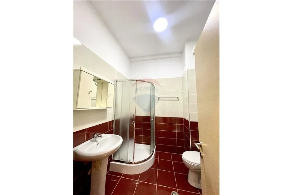 Tirane, jepet me qera apartament 2+1+Aneks+Ballkon Kati 5, 108 m² 750 € (Bulevardi Gjergj Fishta)