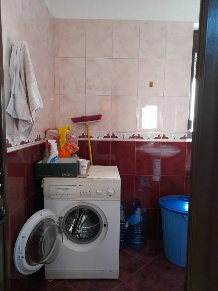 Tirane, shitet apartament 2+1+Ballkon Kati 3, 99 m² 110.000 € (Ali Dem)
