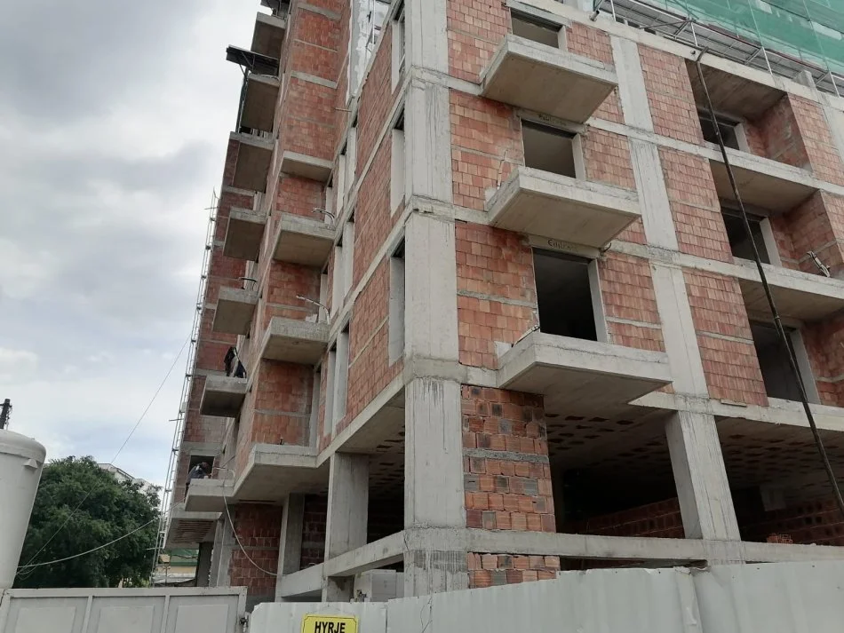 shes apartament 2+1, Kati 1