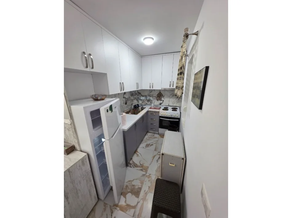 Tirane, jepet me qera apartament 2+1 Kati 2, 100 m² 600 € (ALIDEMI)