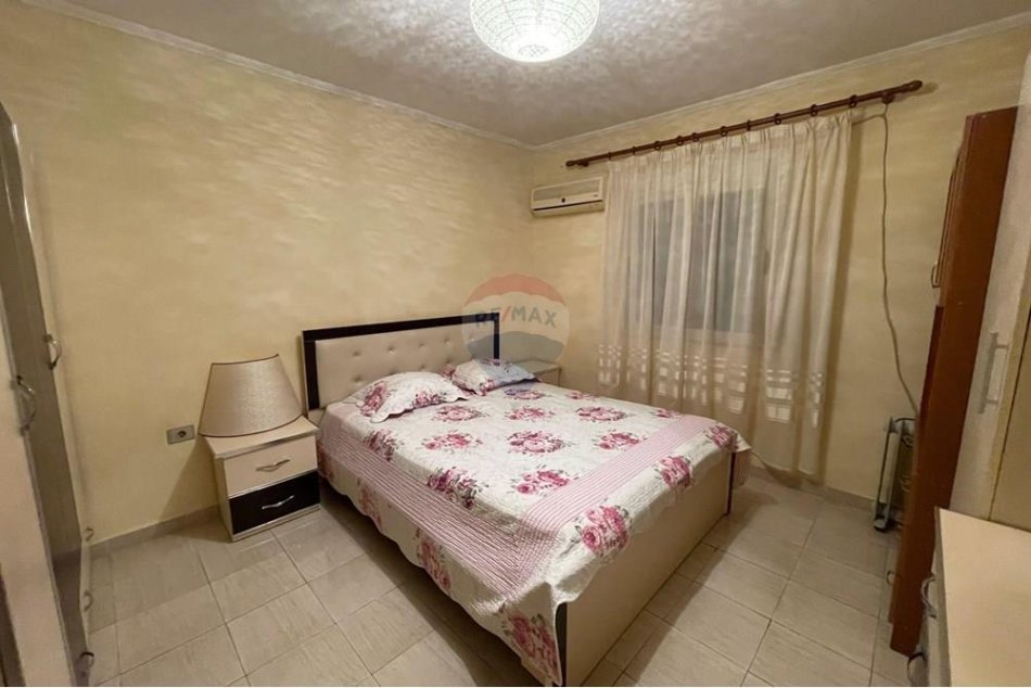 Tirane, jepet me qera apartament 1+1 Kati 2, 50 m² 450 € (Rruga Ali Demi)