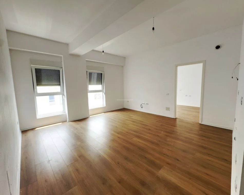 Tirane, shitet apartament 2+1+Aneks+Ballkon Kati 7, 84 m² (Ali Demi)