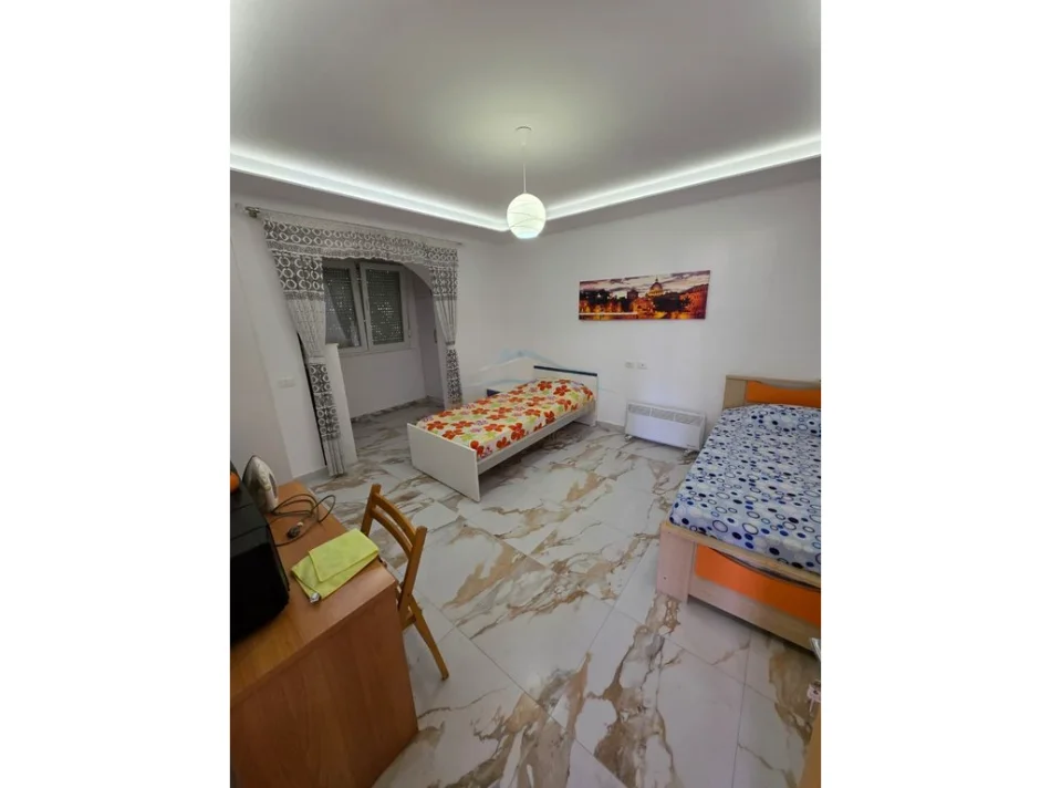 Tirane, jepet me qera apartament 2+1 Kati 2, 100 m² 600 € (ALIDEMI)
