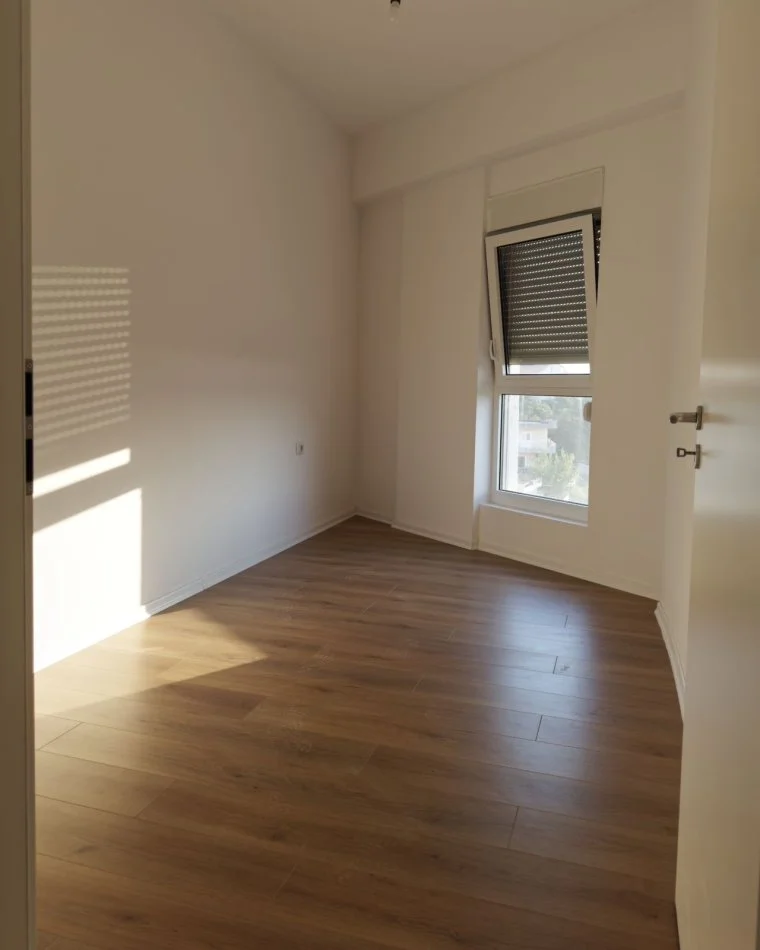 Tirane, shitet apartament 2+1+Aneks+Ballkon Kati 7, 84 m² (Ali Demi)