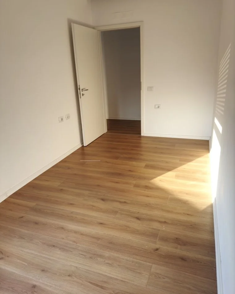 Tirane, shitet apartament 2+1+Aneks+Ballkon Kati 7, 84 m² (Ali Demi)