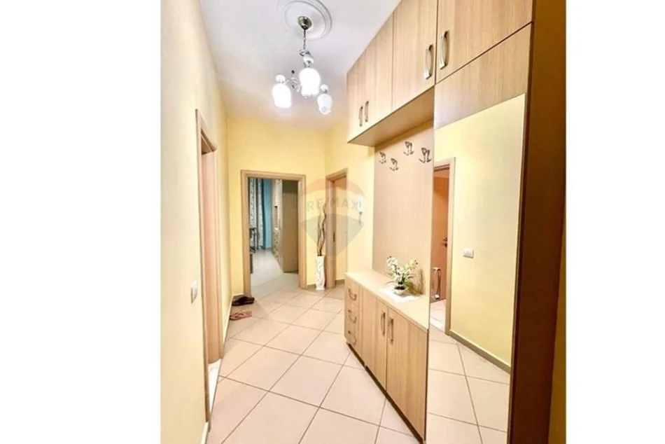 Tirane, jepet me qera apartament 1+1 Kati 5, 75 m² 550 € (Kodra e Diellit)