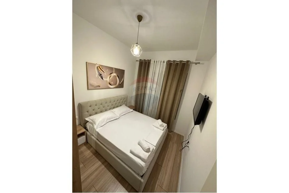 Tirane, jepet me qera apartament 1+1 Kati 3, 55 m² 400 € (Kompleksi Mangalem)