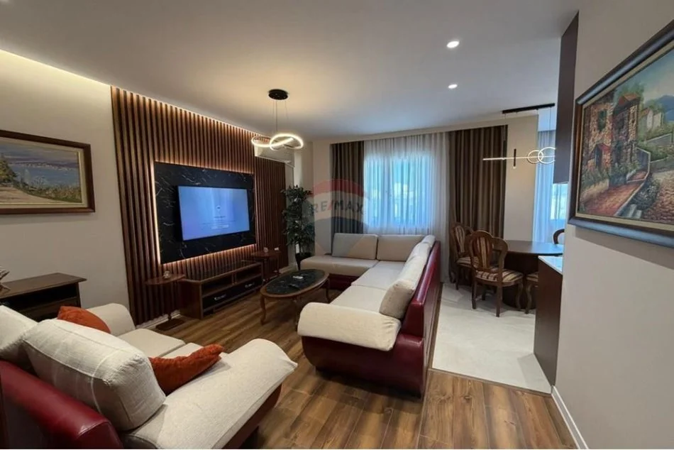 Tirane, jepet me qera apartament 2+1+Aneks+Ballkon Kati 4, 102 m² 1.000 € (Mine Peza)