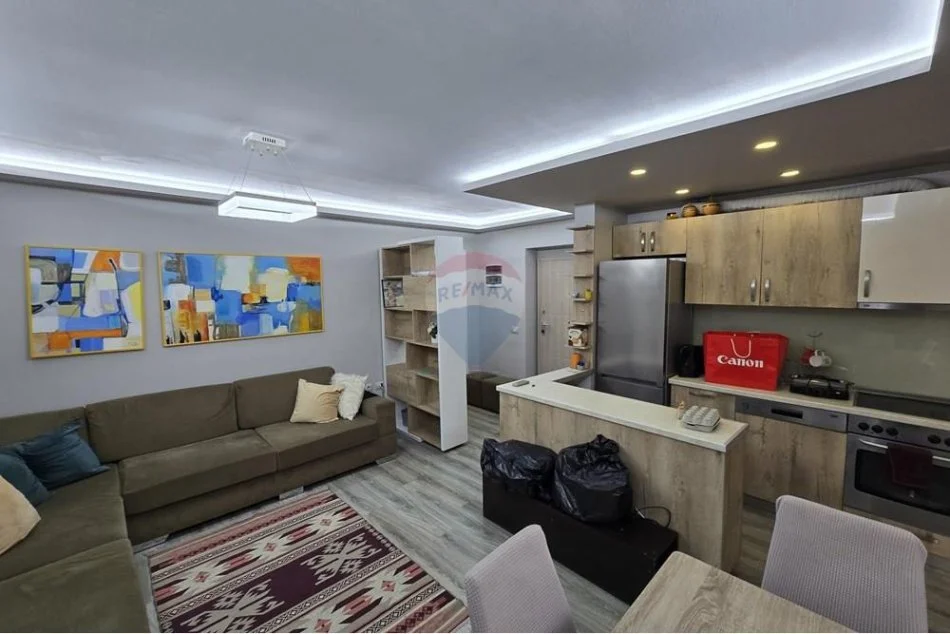 Tirane, jepet me qera apartament 2+1 Kati 3, 73 m² 600 € (Ambasada Amerikane)