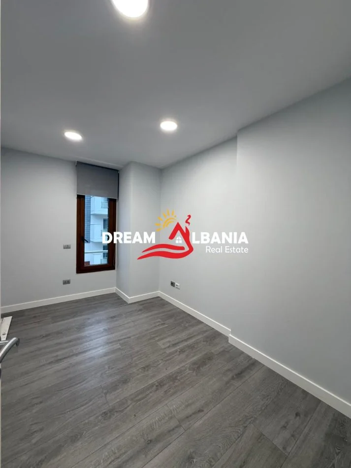 Tirane, jepet me qera zyre , 200 m² 3.000 € (Rruga e Kavajes)