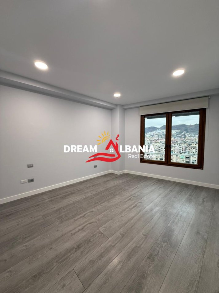 Tirane, jepet me qera zyre , 200 m² 3.000 € (Rruga e Kavajes)
