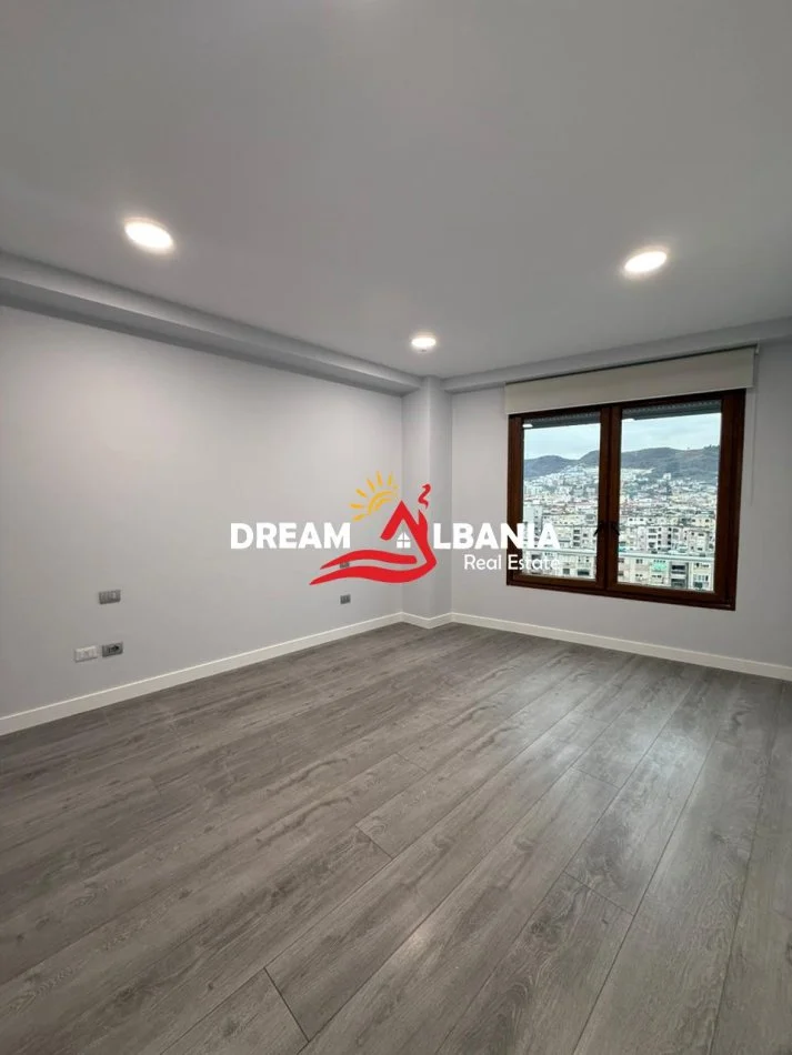 Tirane, jepet me qera zyre , 200 m² 3.000 € (Rruga e Kavajes)