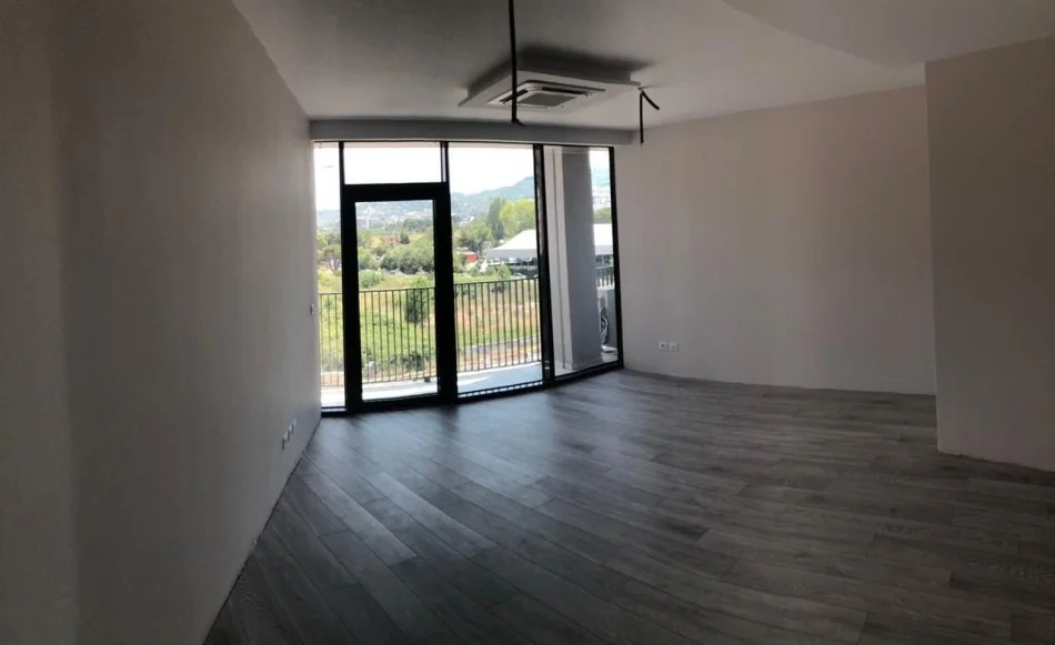 Tirane, jepet me qera zyre Kati 2, 124 m² 1.300 € (Lake View)
