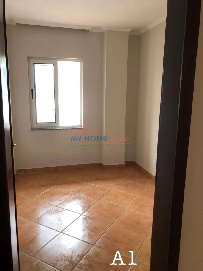 Tirane, jepet me qera zyre Kati 4, 177 m² 1.800 € (Sheshi Willson)
