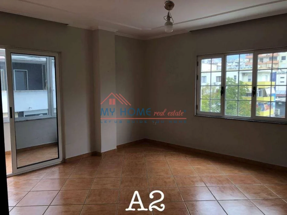 Tirane, jepet me qera zyre Kati 4, 177 m² 1.800 € (Sheshi Willson)
