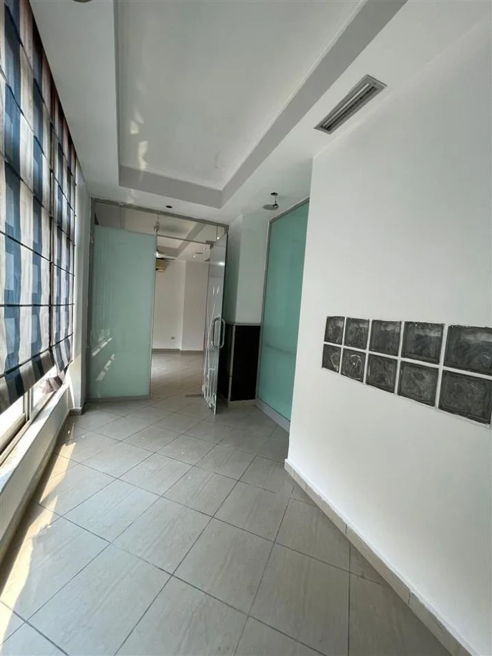 Tirane, shitet ambjent biznesi Kati 2, 60 m² 180.000 € (Islam Alla)