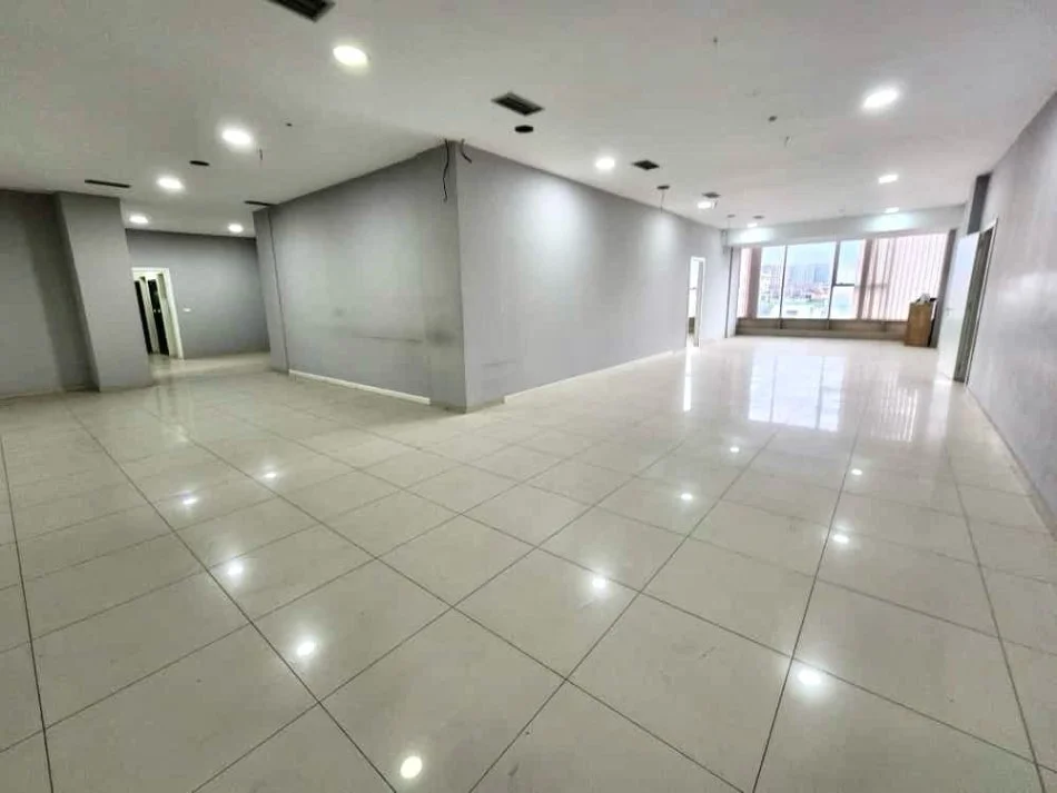 Shitet: AMBIENT BIZNESI (450m²)📍 ASTIR - bar OSLO - Buze Rruge me Fasad Xhami