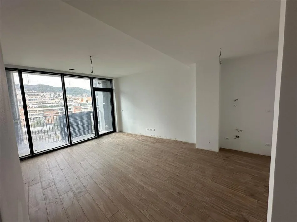 Tirane, jepet me qera apartament 1+1 Kati 6, 70 m² 700 € (Lake View)