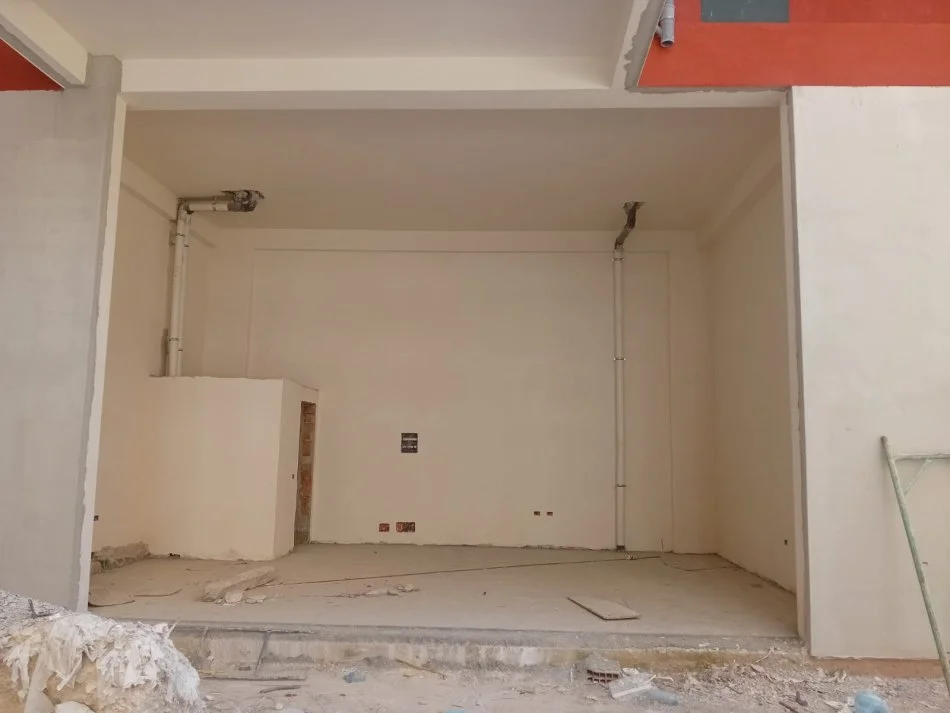 Tirane, jepet me qira ambjent biznesi Kati 0, (Rruga:"Kujtim Laro")