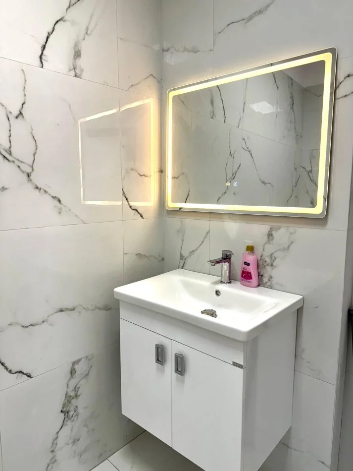 🔵 Jepet me Qira : Dyqan 65m², Sipër Kristal Center - Tek Nest Cafe ( Buzë Rrugës Dytësore të Autostradës)📍Kati 0, Fasadë Xhami - i sapo investuar 🧨