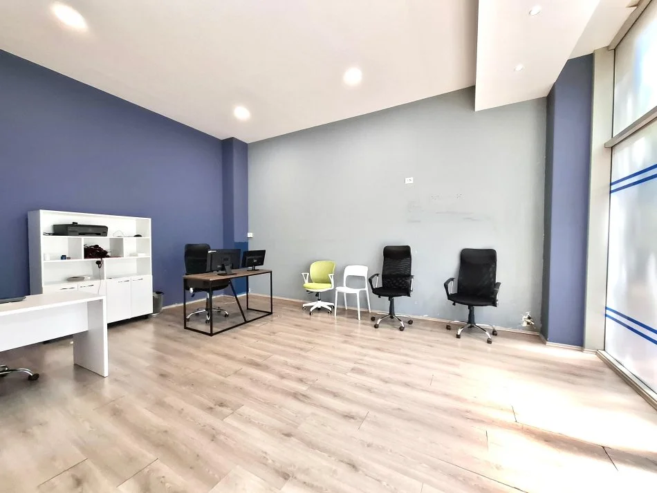 Me Qera: Ambient (340m2) 📍BLLOK - Alb Market | 4,000€/muaj || Plotesisht Private