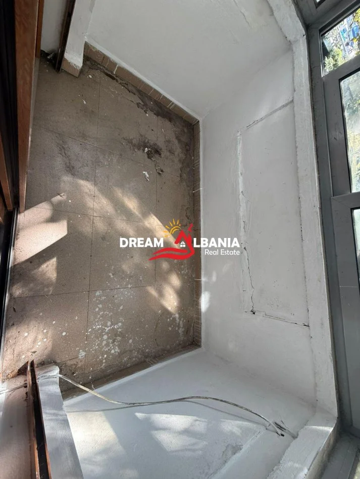 Tirane, jepet me qera zyre , 74 m² 600 € (te 21 Dhjetori prane kryqezimit me Vasil Shanton)