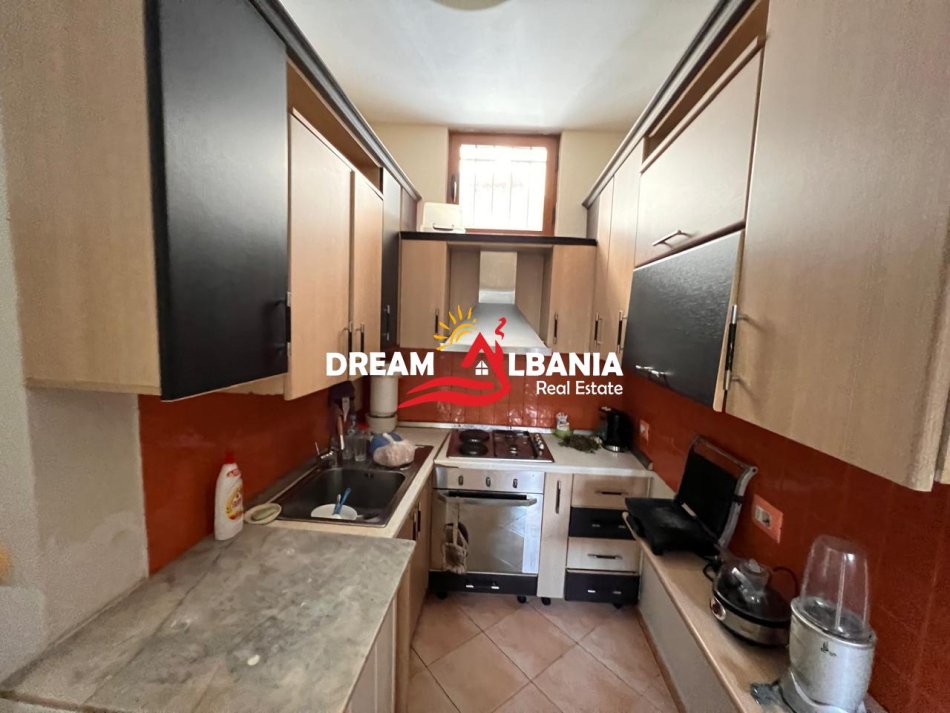 Tirane, jepet me qera Vile 3+1 , 100 m² 1.000 € 