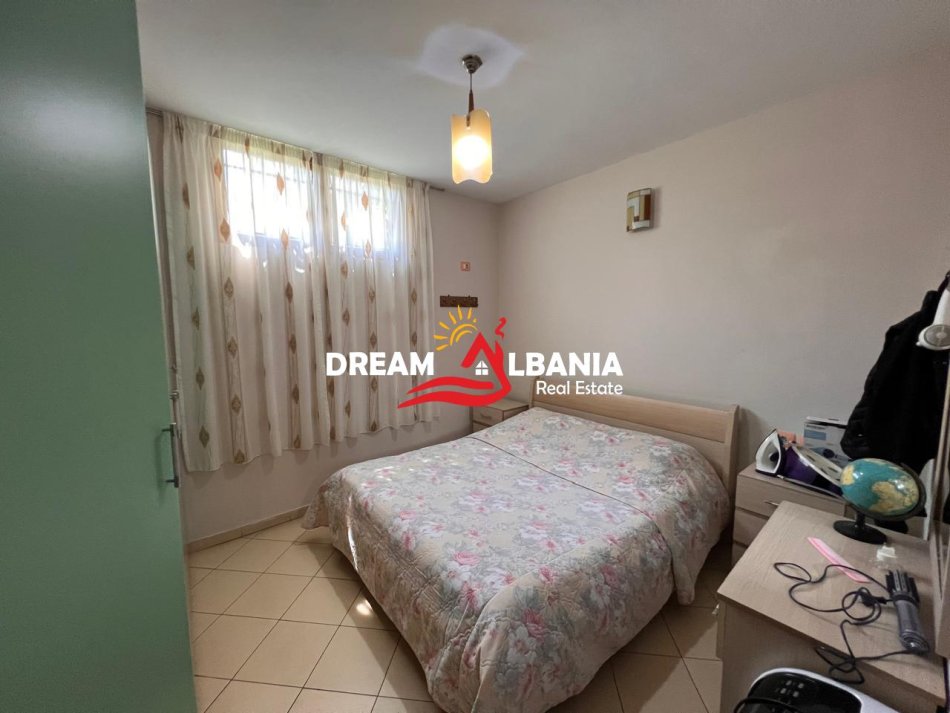 Tirane, jepet me qera Vile 3+1 , 100 m² 1.000 € 